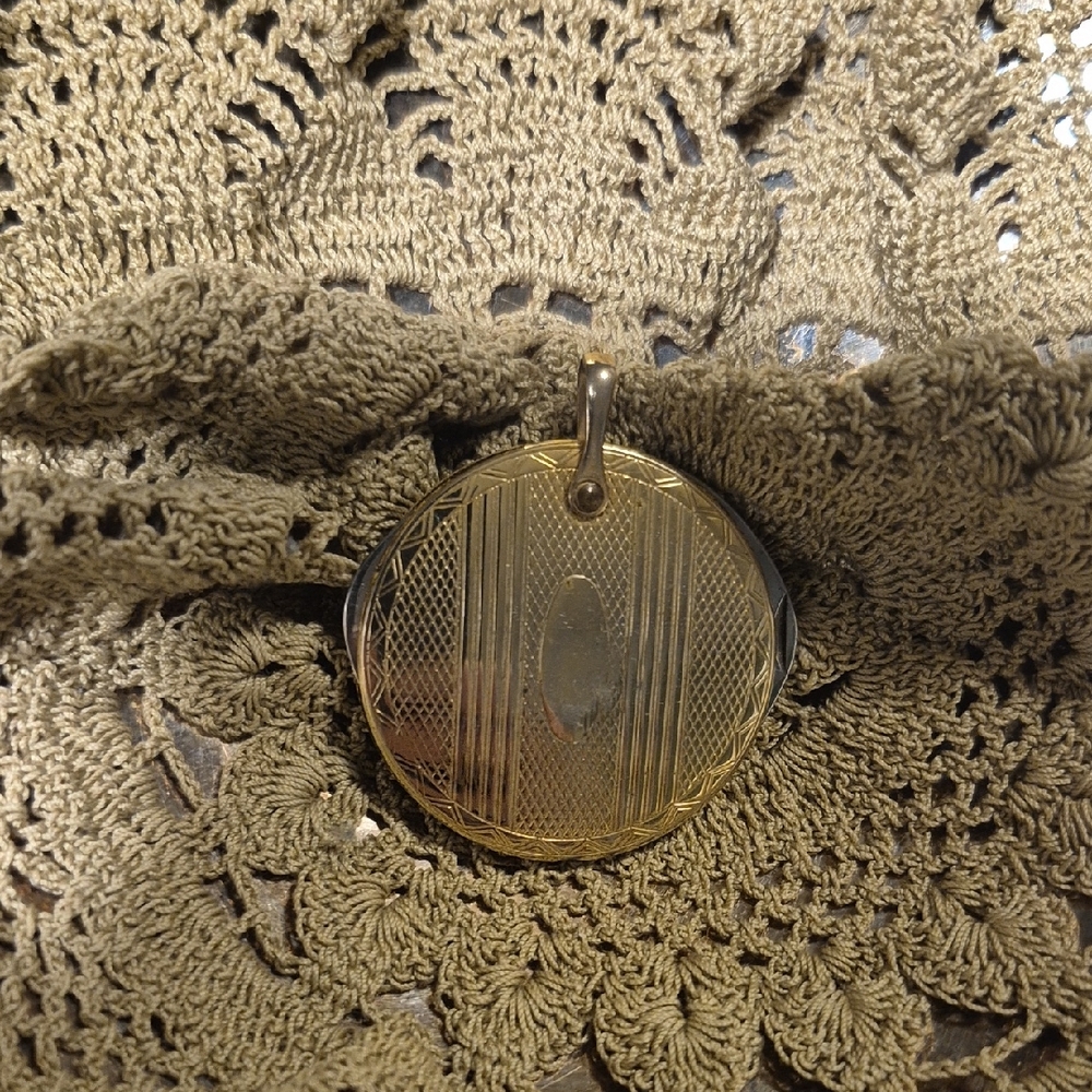 Art Deco Gold-Tone Round Cigar Cutter Pendant